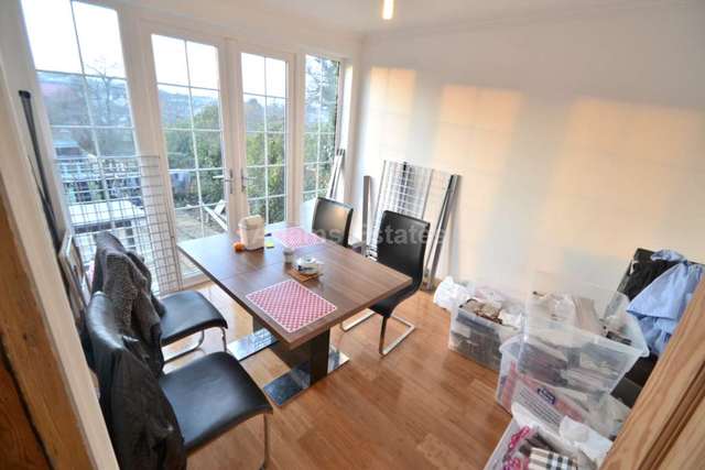  Image of 1 bedroom House Share to rent in Osborne Road Tilehurst Reading RG30 at Osborne Road  Reading, RG30 2PG