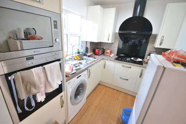  Image of 1 bedroom House Share to rent in Osborne Road Tilehurst Reading RG30 at Osborne Road  Reading, RG30 2PG