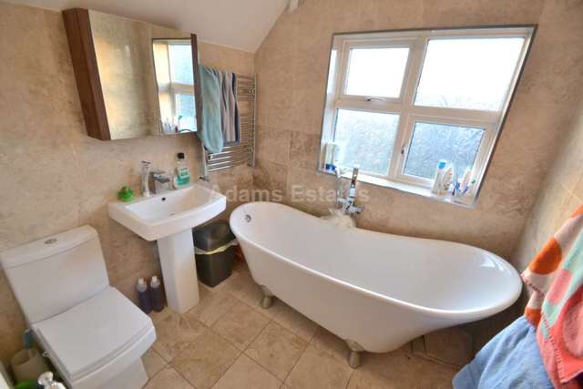  Image of 1 bedroom House Share to rent in Osborne Road Tilehurst Reading RG30 at Osborne Road  Reading, RG30 2PG