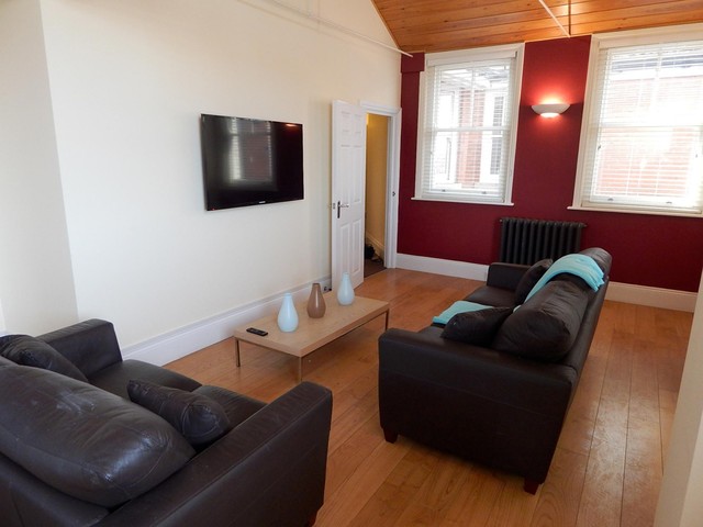  Image of 2 bedroom Apartment to rent in Oxford Street Southampton SO14 at Oxford House 36a Oxford Street Southampton, SO14 3DS