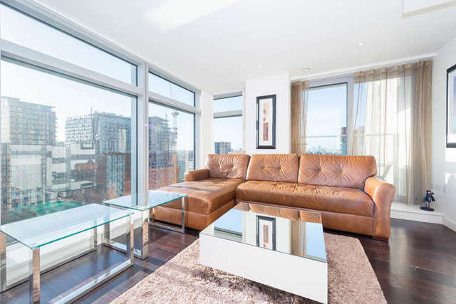  Image of 2 bedroom Flat to rent in Pan Peninsula Square London E14 at London, E14 9HP