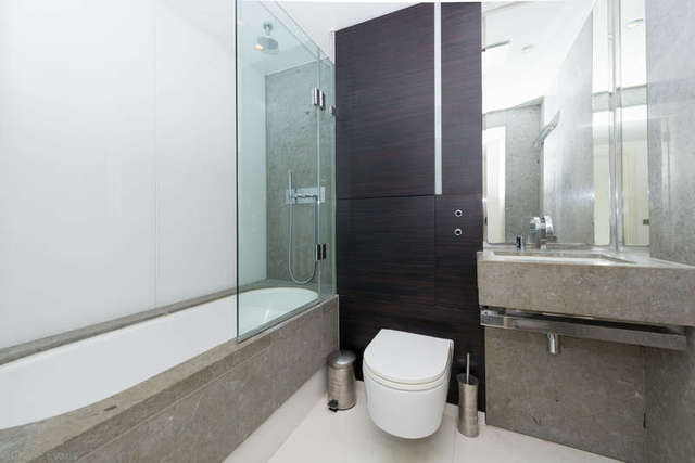  Image of 2 bedroom Flat to rent in Pan Peninsula Square London E14 at London, E14 9HP