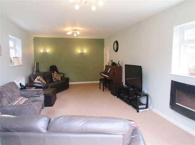  Image of 5 bedroom Detached house for sale in Park Close Didcot OX11 at Didcot, OX11 0AA
