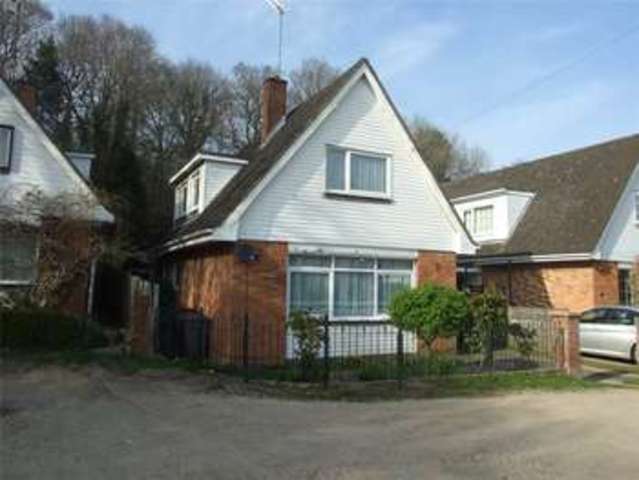 Image of 3 bedroom Detached house for sale in Park Crescent Tilehurst Reading RG30 at Reading Berkshire Tilehurst, RG30 2NL