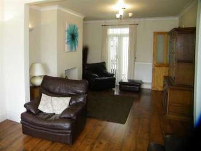  Image of 4 bedroom Property for sale in Park Terrace Pontarddulais Swansea SA4 at Park Terrace Pontarddulais Pontarddulais, SA4 8HS