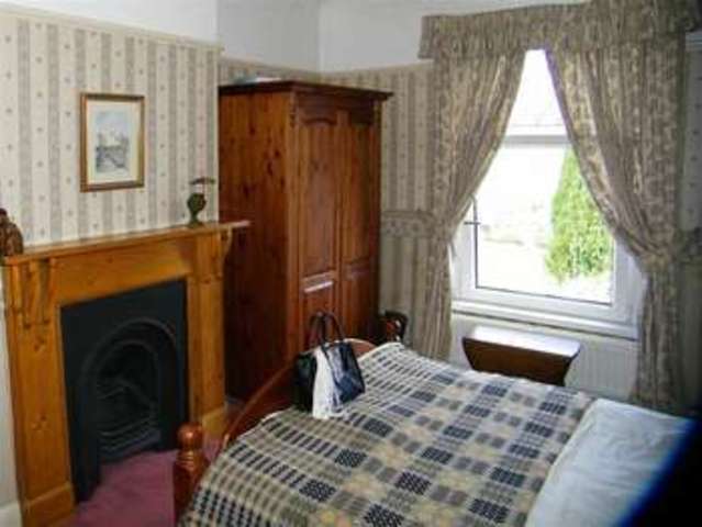  Image of 4 bedroom Property for sale in Park Terrace Pontarddulais Swansea SA4 at Park Terrace Pontarddulais Pontarddulais, SA4 8HS