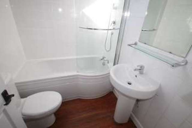  Image of 2 bedroom Flat to rent in Parklands Shere Guildford GU5 at Parklands  Shere, GU5 9JQ