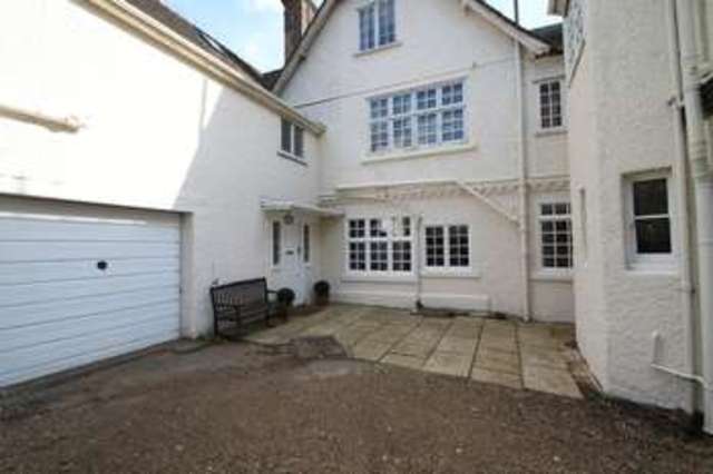  Image of 2 bedroom Flat to rent in Parklands Shere Guildford GU5 at Parklands  Shere, GU5 9JQ