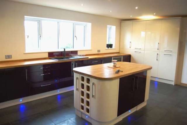  Image of 4 bedroom Detached house for sale in Parsonage Road Ramsgreave Blackburn BB1 at PARSONAGE ROAD WILPSHIRE BLACKBURN, BB1 9NP