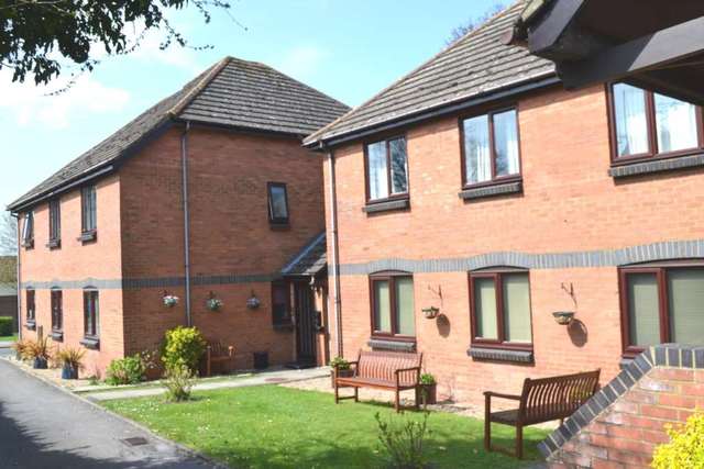  Image of 2 bedroom Flat to rent in Longwick Road Princes Risborough HP27 at Peel Court  Princes Risborough, HP27 9EZ