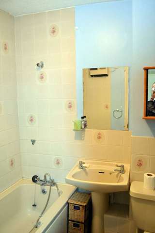  Image of 2 bedroom Flat to rent in Longwick Road Princes Risborough HP27 at Peel Court  Princes Risborough, HP27 9EZ