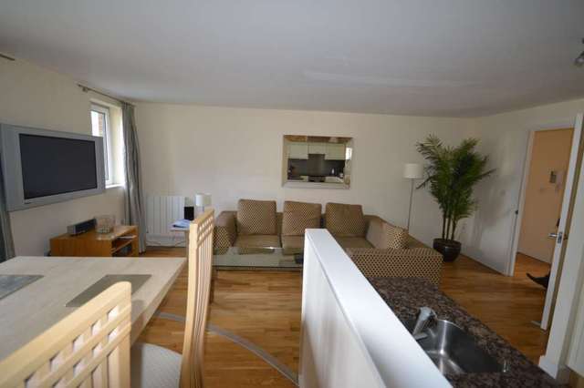  Image of 1 bedroom Apartment to rent in Pepper Street London E14 at Pepper Street Canary Wharf London, E14 9RB