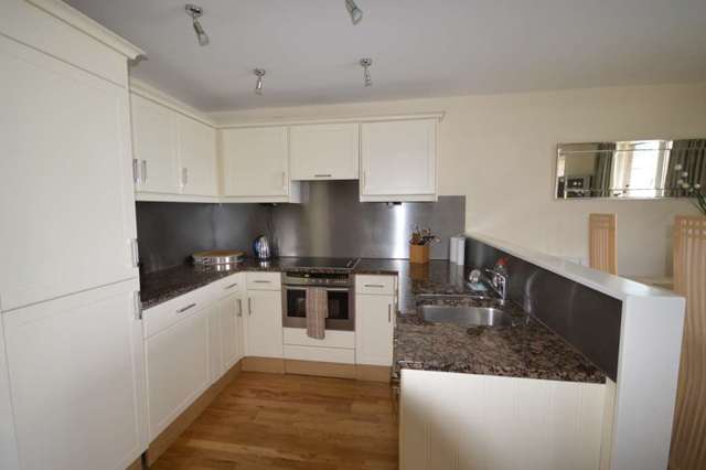  Image of 1 bedroom Apartment to rent in Pepper Street London E14 at Pepper Street Canary Wharf London, E14 9RB