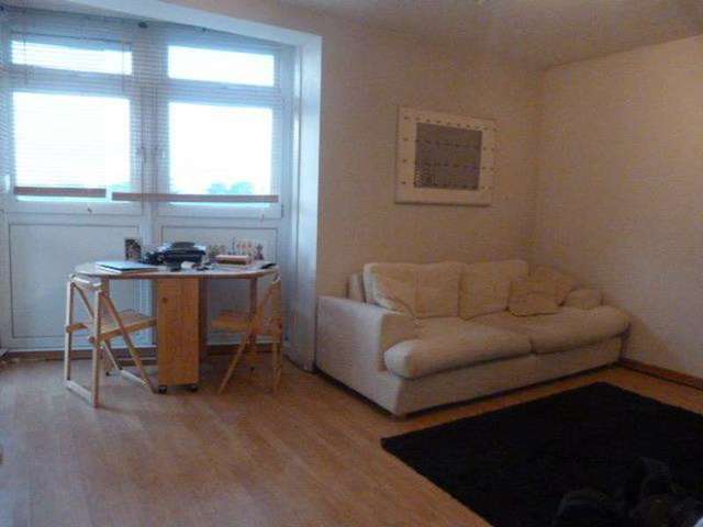  Image of 1 bedroom Flat to rent in Pringle Gardens London SW16 at Percy House Pringle Gardens London, SW16 1SQ