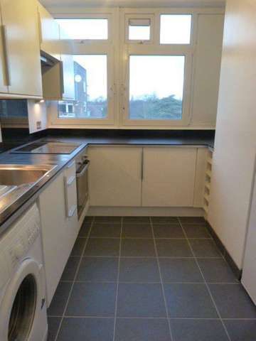  Image of 1 bedroom Flat to rent in Pringle Gardens London SW16 at Percy House Pringle Gardens London, SW16 1SQ