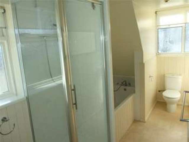  Image of 3 bedroom Detached house for sale in Pheasant Close Winnersh Wokingham RG41 at Winnersh Wokingham Winnersh, RG41 5LS