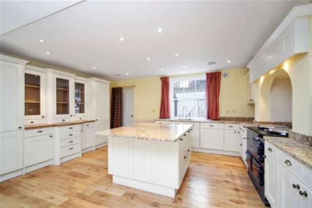  Image of 4 bedroom Property to rent in Phene Street London SW3 at London, SW3 5NZ