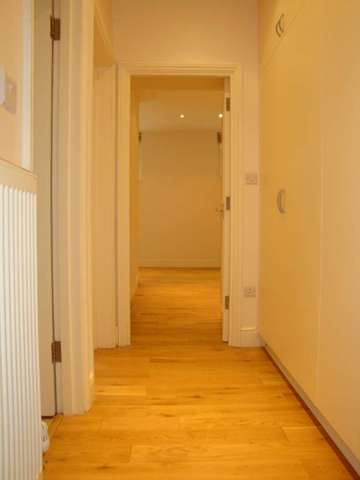  Image of 2 bedroom Flat to rent in Philbeach Gardens London SW5 at Philbeach Gardens Earls Court London, SW5 9EB