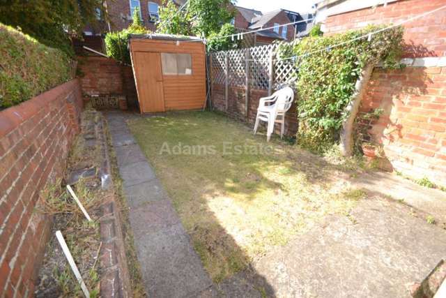  Image of 5 bedroom Terraced house to rent in Pitcroft Avenue Earley Reading RG6 at Pitcroft Avenue  Reading, RG6 1NN