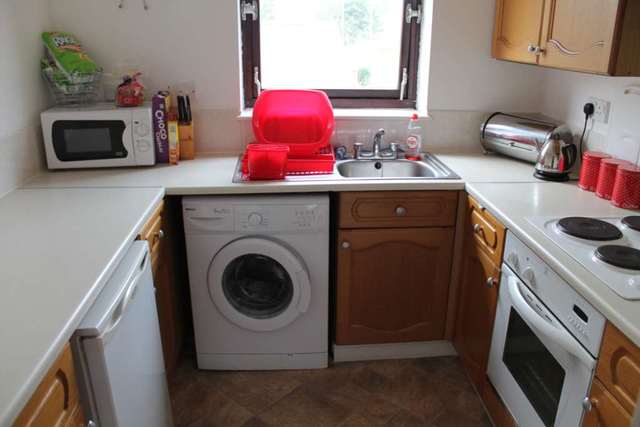  Image of 2 bedroom Flat to rent in Polsons Crescent Paisley PA2 at Polsons Crescent  Paisley, PA2 6AX