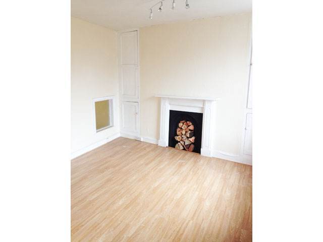 Image of 2 bedroom Flat to rent in Pool Street Caernarfon LL55 at Caernarfon  Caernarfon, LL55 2AB