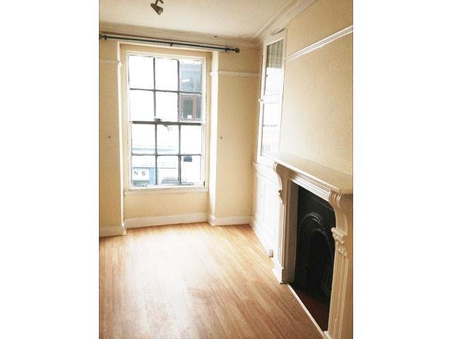  Image of 2 bedroom Flat to rent in Pool Street Caernarfon LL55 at Caernarfon  Caernarfon, LL55 2AB