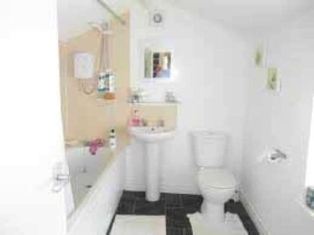  Image of 2 bedroom Flat to rent in Preston Old Road Freckleton Preston PR4 at Preston Old Road  Freckleton, PR4 1PB