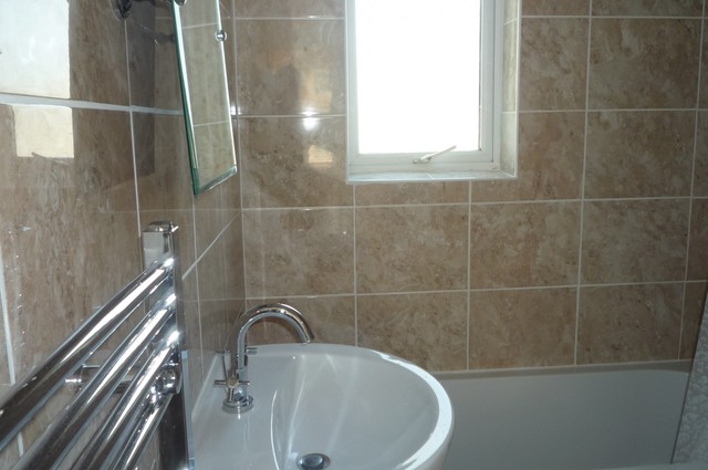  Image of 3 bedroom Semi-Detached house to rent in Primrose Road Southampton SO16 at Southampton, SO16 3GN