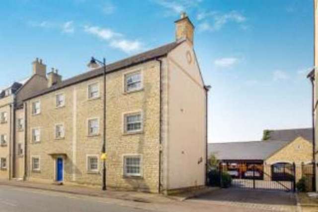 Image of 3 bedroom Flat for sale in Prince Court Tetbury GL8 at Tetbury Gloucestershire Tetbury, GL8 8TP