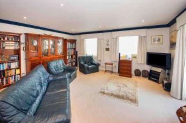 Image of 3 bedroom Flat for sale in Prince Court Tetbury GL8 at Tetbury Gloucestershire Tetbury, GL8 8TP