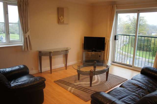  Image of 2 bedroom Apartment to rent in Delfont Close Maidenbower Crawley RH10 at Pullman Court, Delfont Close Maidenbower Crawley, RH10 7QX