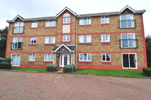  Image of 2 bedroom Apartment to rent in Delfont Close Maidenbower Crawley RH10 at Pullman Court, Delfont Close Maidenbower Crawley, RH10 7QX