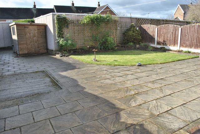  Image of 3 bedroom Semi-Detached house for sale in Quarry Avenue Farndon Chester CH3 at Quarry Avenue Farndon Chester, CH3 6NT