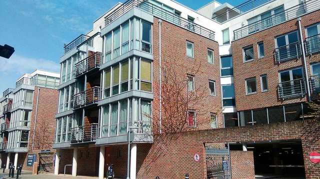  Image of 1 bedroom Flat for sale in Admiralty Road Portsmouth PO1 at Admiralty Road Portsmouth Portsea, PO1 3GT