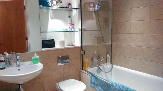  Image of 1 bedroom Flat for sale in Admiralty Road Portsmouth PO1 at Admiralty Road Portsmouth Portsea, PO1 3GT