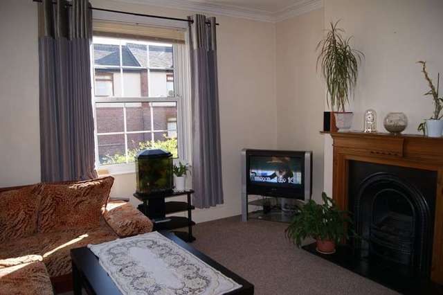  Image of 3 bedroom Terraced house to rent in Queen Elizabeth Road Wakefield WF1 at Wakefield Wakefield, WF1 4AA