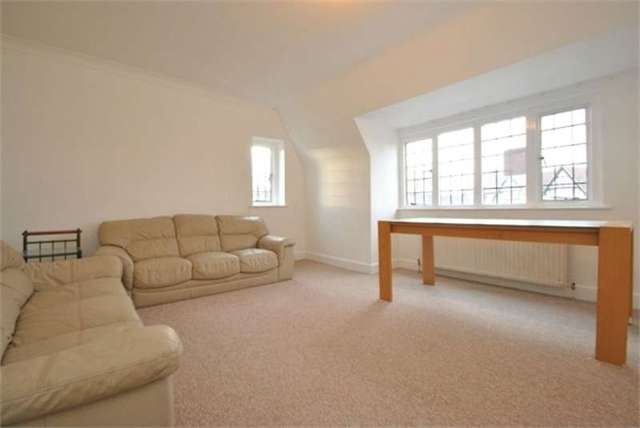  Image of 2 bedroom Flat to rent in Queens Drive London W3 at Suffolk House Queens Drive Acton, W3 0HN