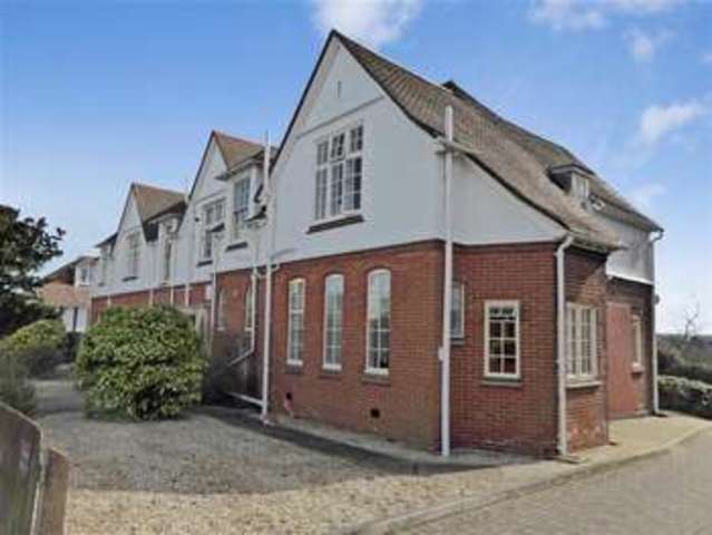  Image of 1 bedroom Flat for sale in Queens Road Whitstable CT5 at Whitstable Kent Whitstable, CT5 2JF