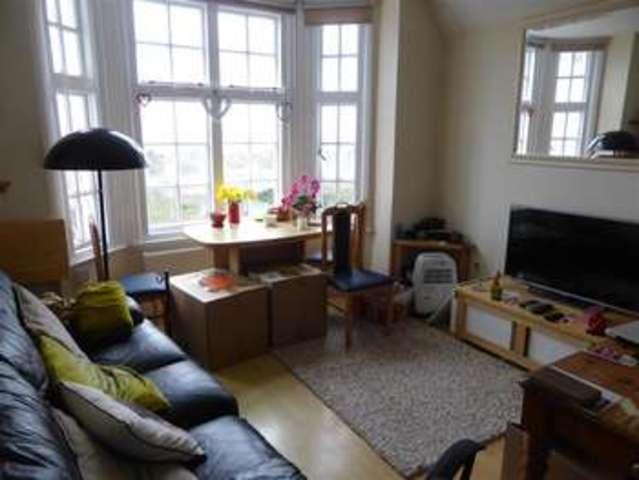  Image of 1 bedroom Flat for sale in Queens Road Whitstable CT5 at Whitstable Kent Whitstable, CT5 2JF
