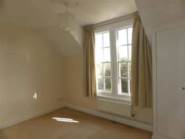  Image of 1 bedroom Flat for sale in Queens Road Whitstable CT5 at Whitstable Kent Whitstable, CT5 2JF