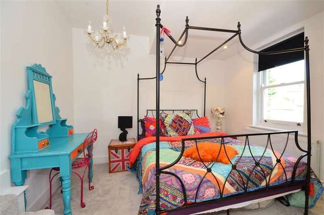  Image of 1 bedroom Flat for sale in Queensbridge Road London E8 at Hackney London Hackney, E8 3AR