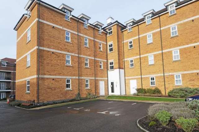  Image of Apartment to rent in Rawlinson Road Maidenbower Crawley RH10 at Rawlinson Road Maidenbower Crawley, RH10 7DP