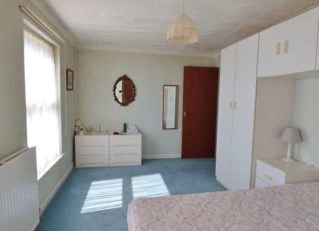  Image of 2 bedroom Flat for sale in Rawlyn Road Torquay TQ2 at Rawlyn Road Chelston Torquay, TQ2 6PL