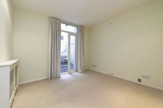  Image of 1 bedroom Flat for sale in Redcliffe Square London SW10 at Redcliffe Square  London, SW10 9BN