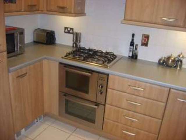  Image of 2 bedroom Terraced house to rent in Brook Terrace Hooley Lane Redhill RH1 at REDHILL, RH1 6DT