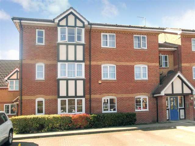  Image of 2 bedroom Apartment for sale in Redwood Gardens London E4 at Chingford London Chingford, E4 7NZ
