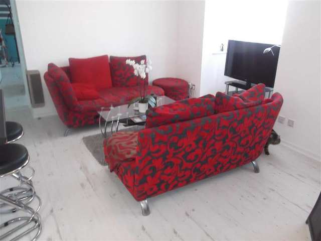  Image of 2 bedroom Apartment for sale in Redwood Gardens London E4 at Chingford London Chingford, E4 7NZ