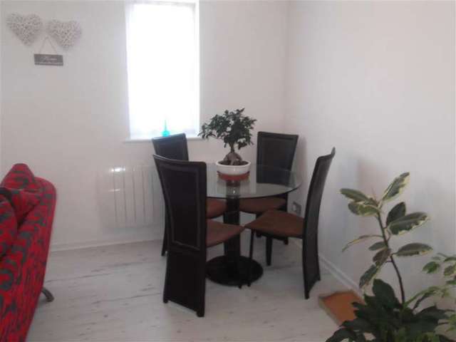  Image of 2 bedroom Apartment for sale in Redwood Gardens London E4 at Chingford London Chingford, E4 7NZ