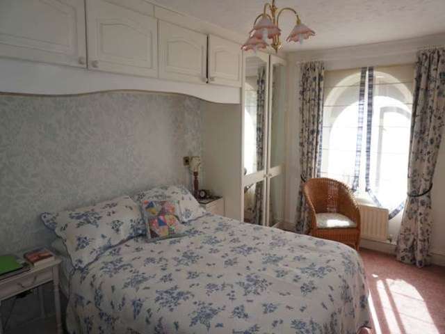  Image of 2 bedroom Flat to rent in Linden Park Road Tunbridge Wells TN2 at Linden Park Road Tunbridge Wells Pembury, TN2 5QZ