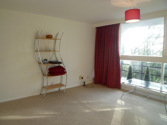 Image of 2 bedroom Flat to rent in Northlands Drive Winchester SO23 at Northlands Drive  Winchester, SO23 7AH